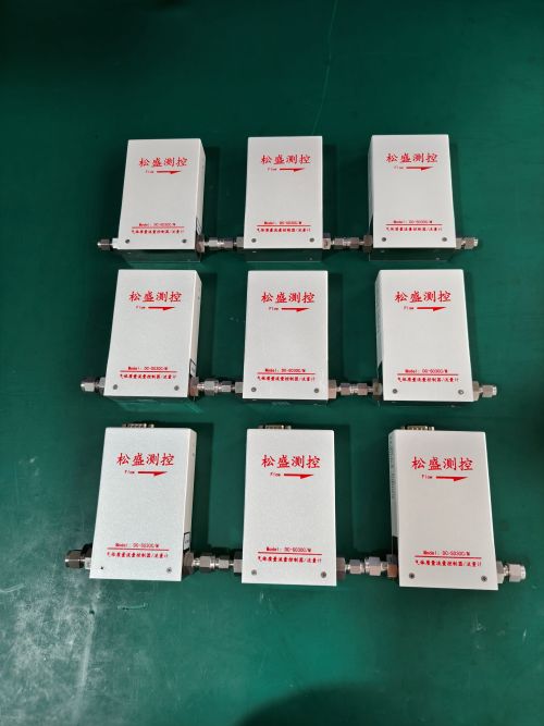 气体质量流量计